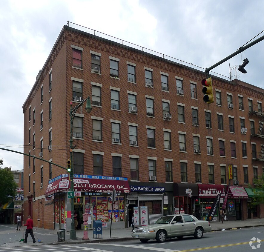 Primary Photo - 2528 Frederick Douglass Blvd