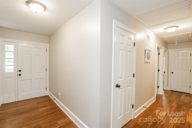 Building Photo - 5110 Chaplin Ln