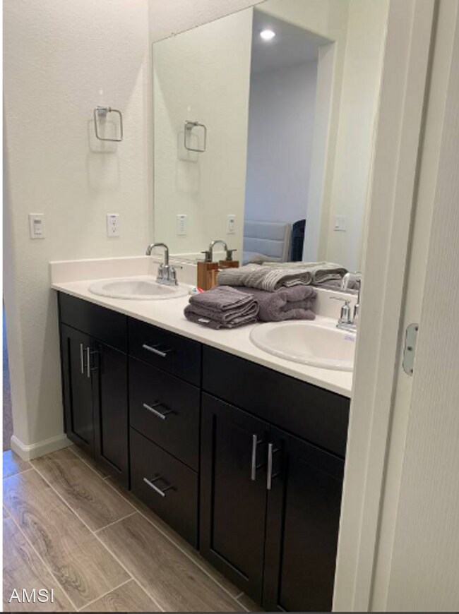 Foto del edificio - 4 br, 3.5 bath House - 25425 Custom Dr