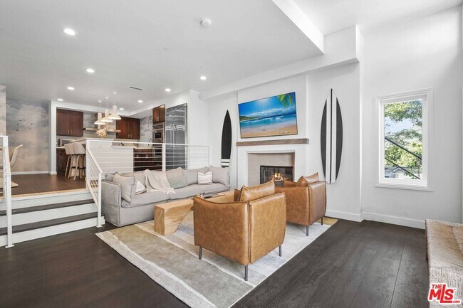 Building Photo - 9842 Portola Dr
