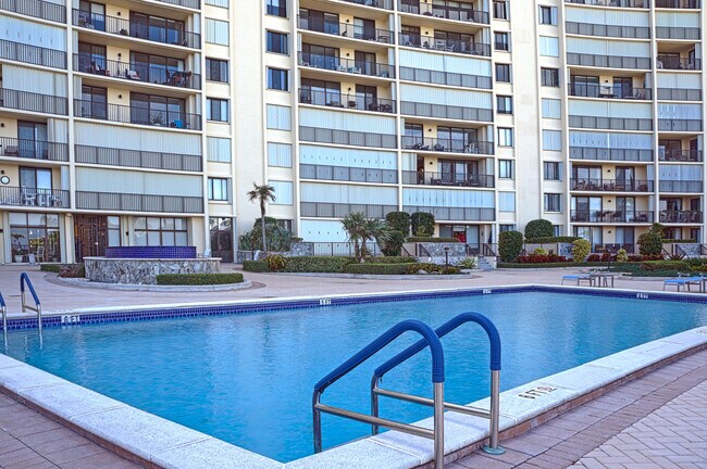 Foto del edificio - 300 Ocean Trail Way