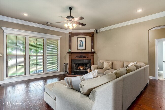 Foto del edificio - 244 Gloucester Dr