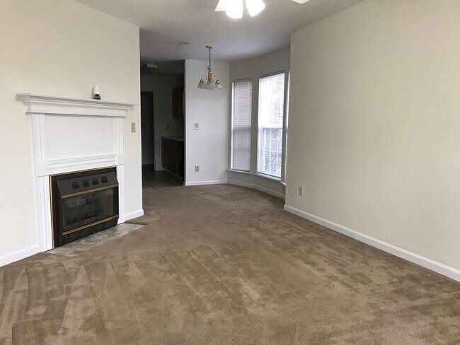 Building Photo - 304 Oriole Dr