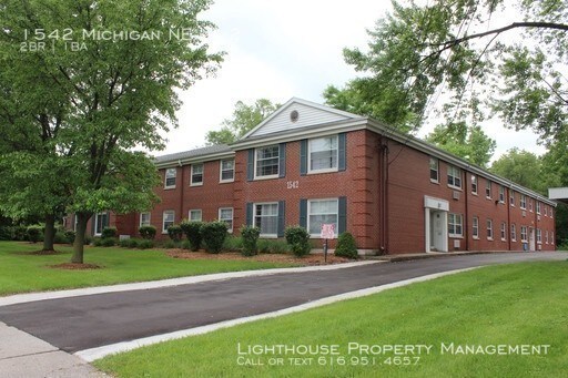 Foto principal - 1542 Michigan St NE