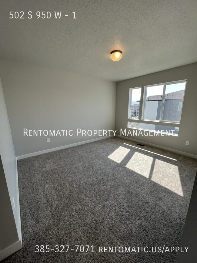 Building Photo - 502 S 950 W