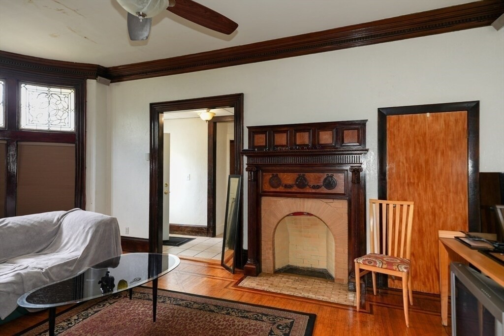 Primary Photo - 18 Summit Ave