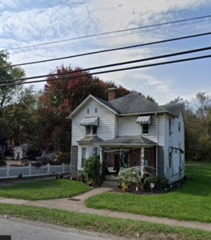 1334 Main St Unit one, Burgettstown, PA 15021 Apartments in