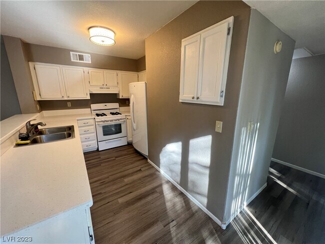 Foto del edificio - 2251 Wigwam Pkwy