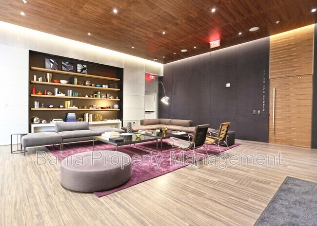 Building Photo - 88 SW 7th St