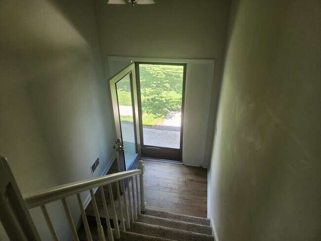 Front Entrance - 1704 Danbury Dr
