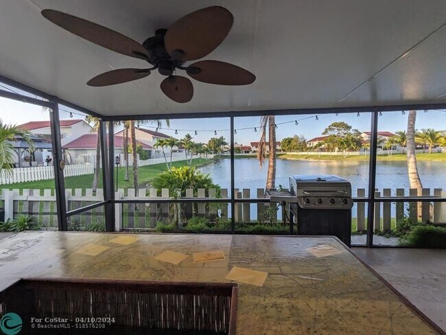 Building Photo - 2711 San Remo Cir