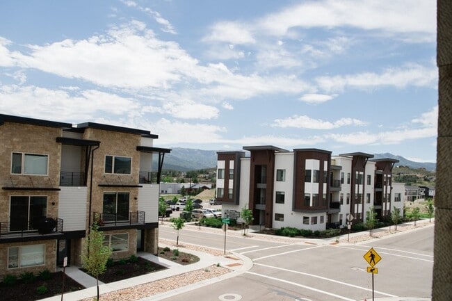 Foto del edificio - 1369 Gambel Oak Wy