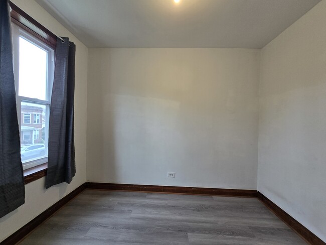 Building Photo - 3024 W 40th St