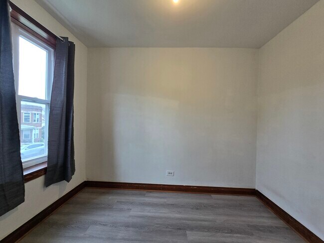 Foto del edificio - 3024 W 40th St