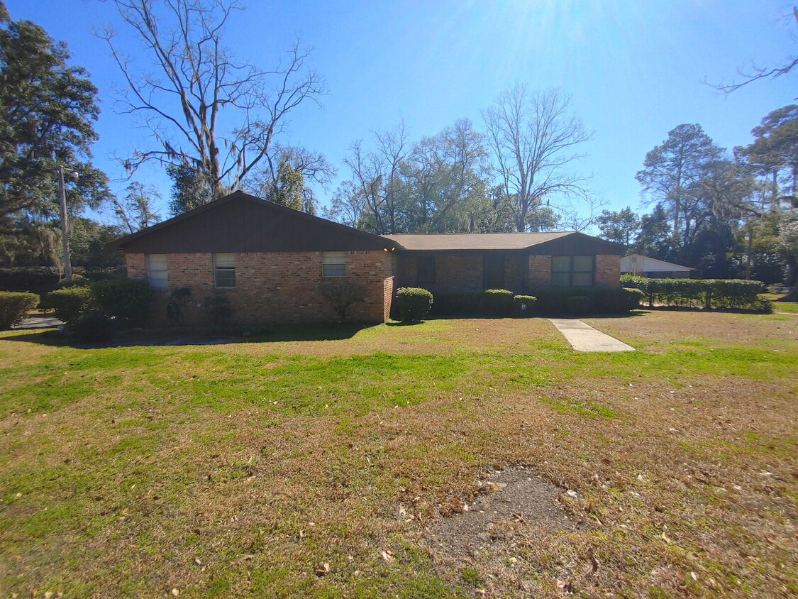 Beautiful 4Bd/2BA Right off Miccosukee Rd. - Beautiful 4Bd/2BA Right off Miccosukee Rd.