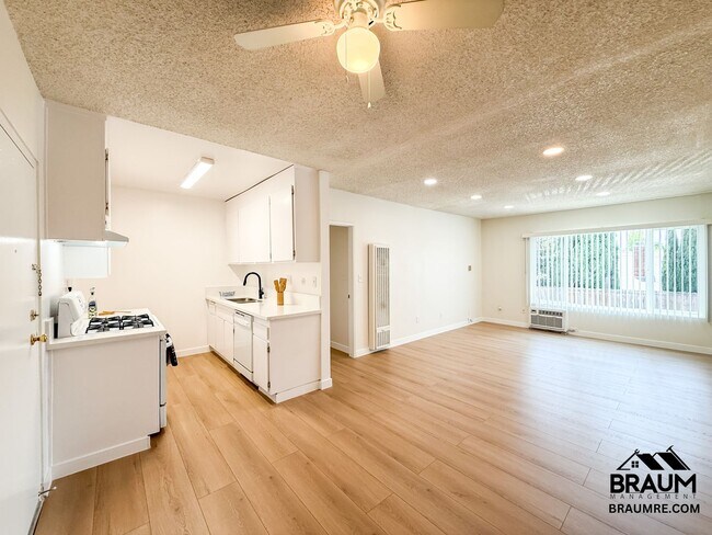 Foto del edificio - 5461 Kester Ave