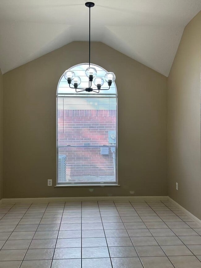 Building Photo - 2919 Foxden Dr