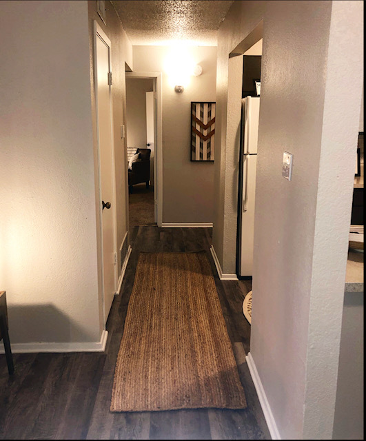 1bed 1 bath- Hall (Model Unit) - 4418 SW BLVD Apartments