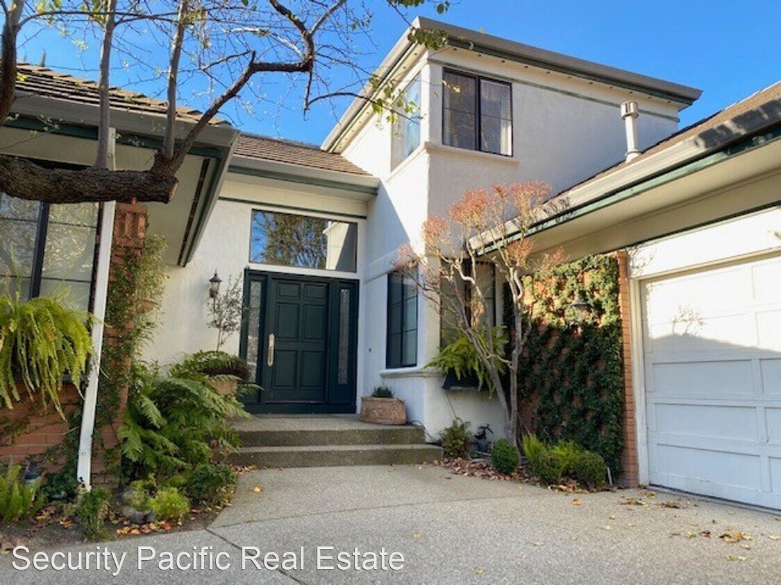 Primary Photo - 4 br, 3 bath House - 31 Sugar Pine Ln