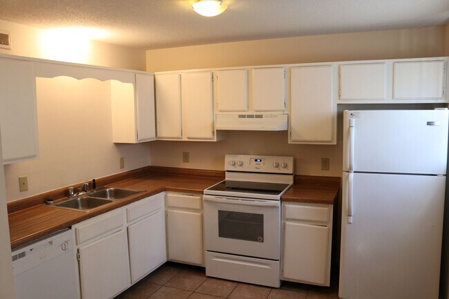 Foto del edificio - 3727 Willow Creek Rd