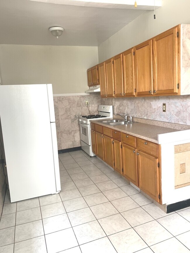 Foto del edificio - 838 W Sunnyside Ave