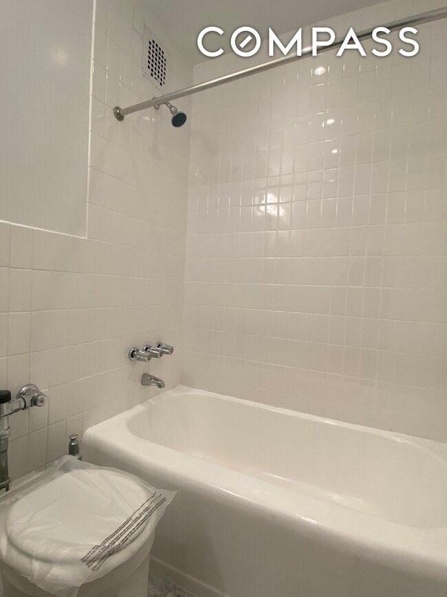 14945 Northern Blvd Unit 5M, Queens, NY 11354 Condo for Rent in