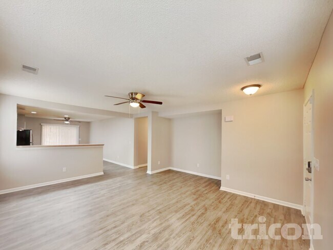 Foto del edificio - 217 Wild Olive Dr
