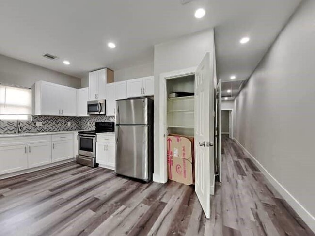 Foto del edificio - 9306 Bean St