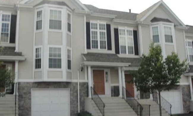 Building Photo - 1903 Briar Woods Ln