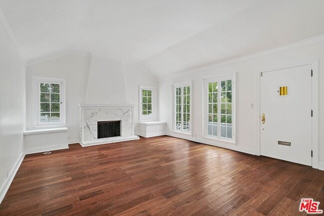 Building Photo - 458 S Citrus Ave