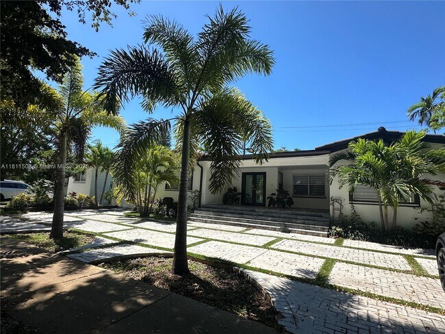 Foto del edificio - 6080 SW 16th St