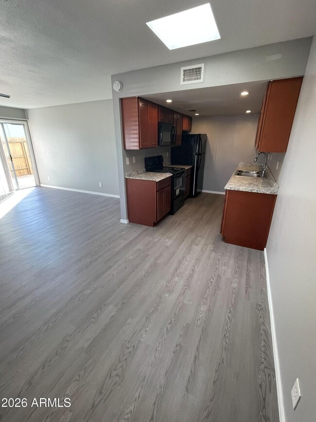 Building Photo - 6541 N 67th Ave