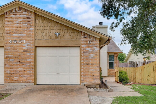 Building Photo - 4001 Stonebridge Dr