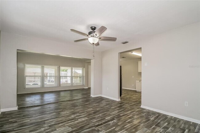 Foto del edificio - 52 Community Dr