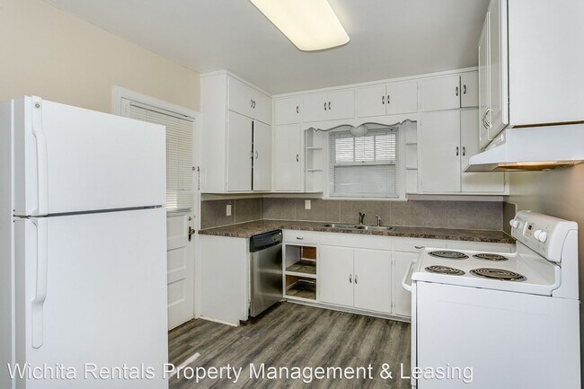Building Photo - 2 br, 1.5 bath House - 931 W 13th St North