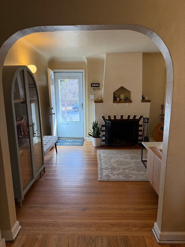 Foto del edificio - 3423 St Paul St