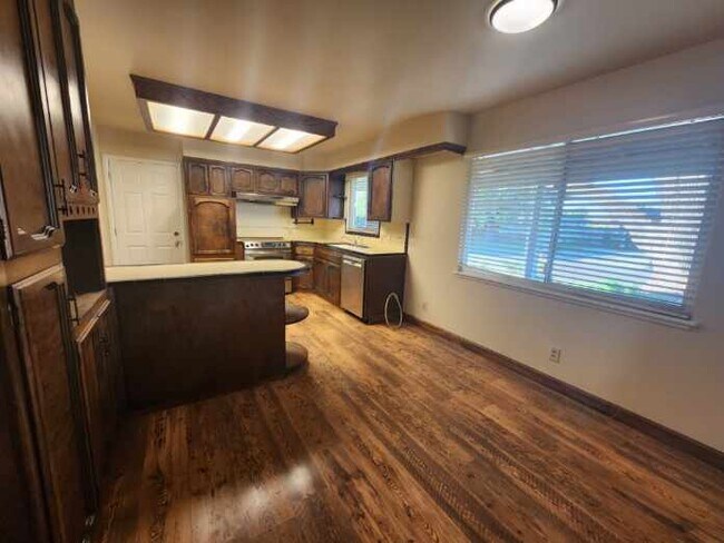 Foto del edificio - 1639 Debra Ln