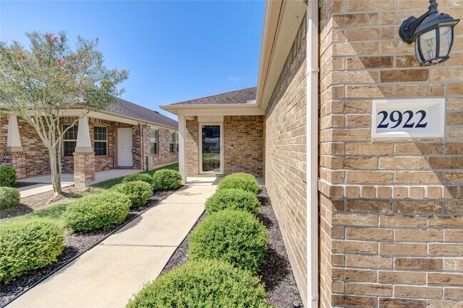 Foto del edificio - 2922 Coral Berry Ct