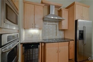 Building Photo - 2600 Hillsboro Pike