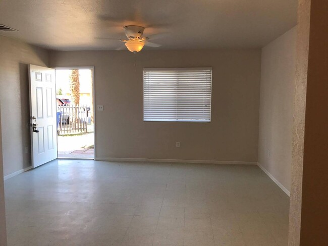 Building Photo - House for rent in Brawley!