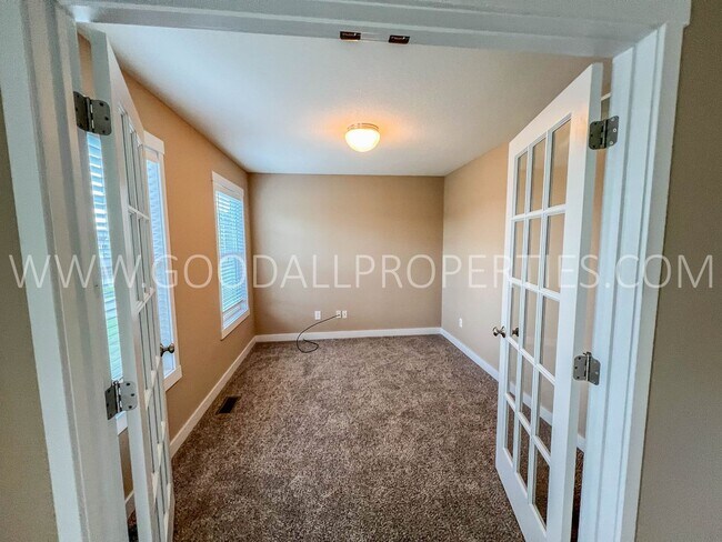 Foto del edificio - 1903 SE Clover Ridge Dr