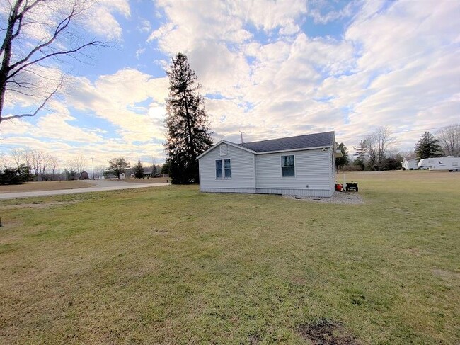 Building Photo - 4826 W Isabella Rd