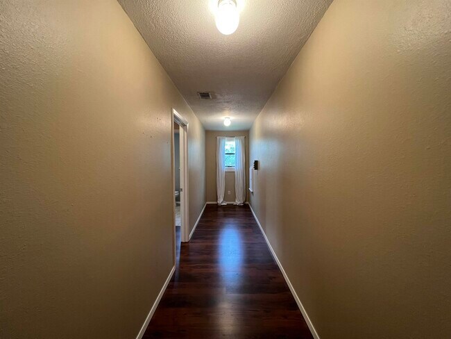 Building Photo - 116 Dawn