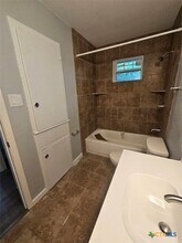 Building Photo - 703 Rev R A Abercrombie Dr