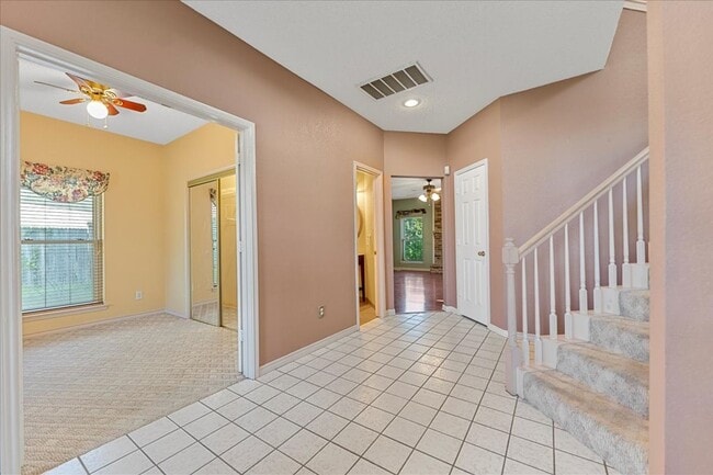 Building Photo - Move in ready! 3-bed 3-bath 3099 sqft 2-st...