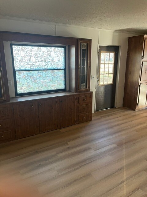 Foto del edificio - 8379 Parkview Ln