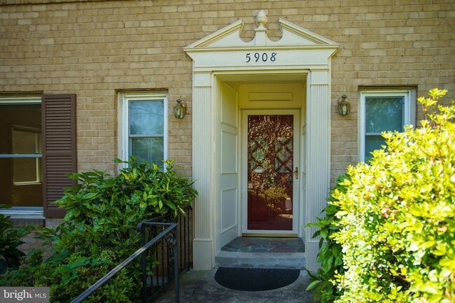 Foto del edificio - 5908 Walhonding Rd