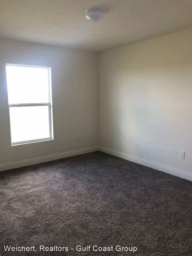Building Photo - 4 br, 2 bath House - 9010 South Indio Circle