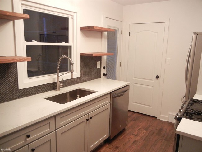 Building Photo - 2 br, 1 bath House - 6115 Granada St.