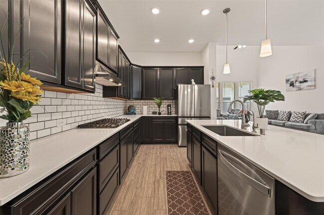 Foto del edificio - 7319 Woodlark Rdg Dr